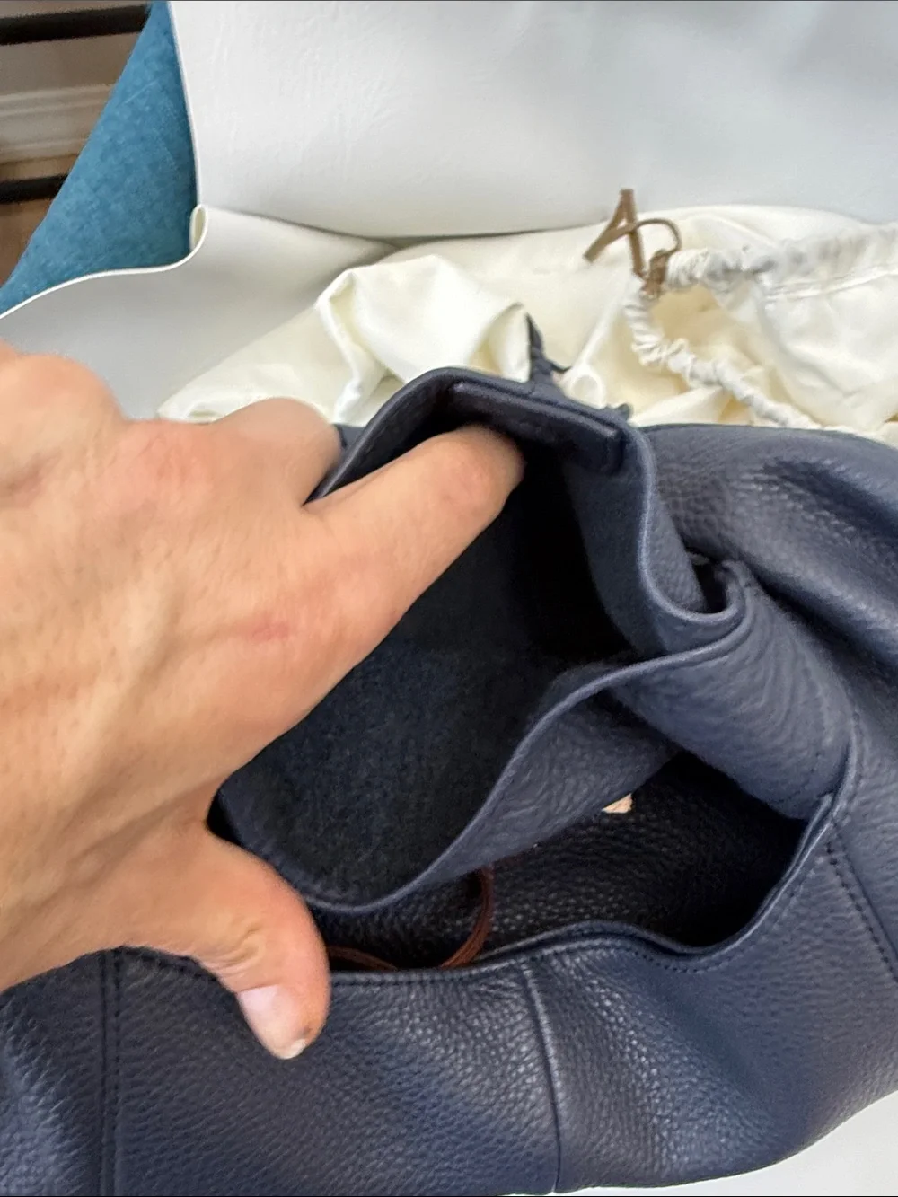 HOBO Brand Leather Purse: Medium Eclipse
